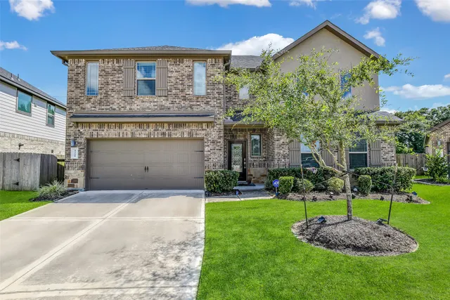 Popular Friendswood Trails Real Estate
