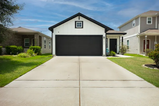Cheap Retreat At Champions Landing Real Estate