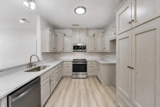 Cheap Artesian Oaks Real Estate
