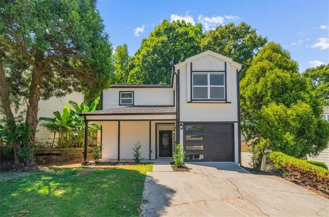 Popular Strawberry Heights Real Estate