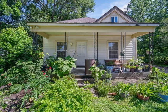 Popular SHARMAN Real Estate