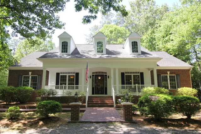 Expensive Carolin Trace Real Estate