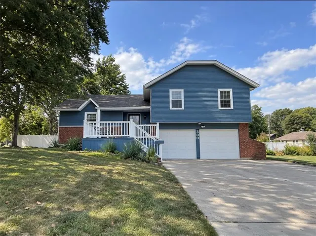 Popular Countryside Manor Real Estate