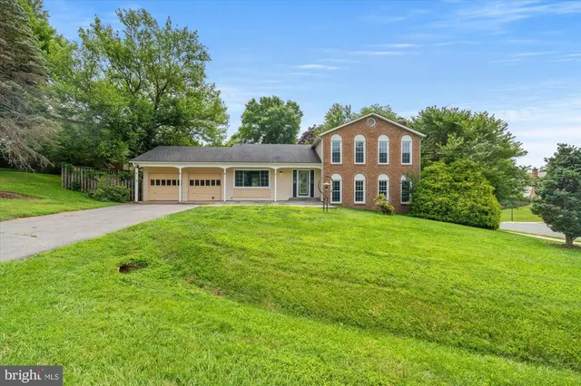 Popular Quince Orchard Knolls Real Estate