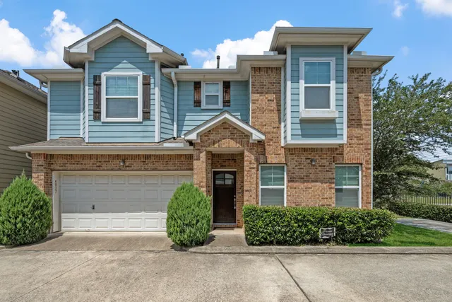 Expensive Hardy Court Real Estate