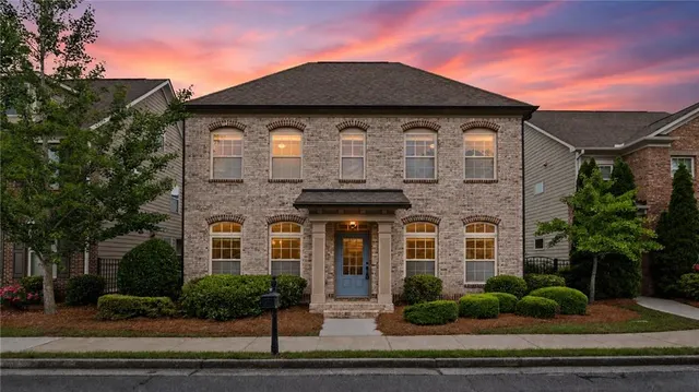 Popular Woodbridge Crossing Real Estate