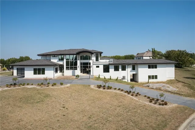 Expensive 206 - Independence Area Real Estate