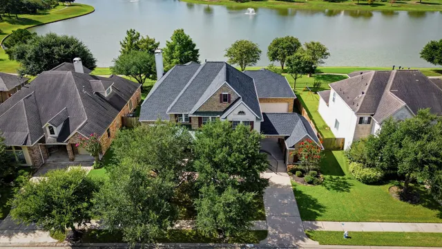 Popular Fairfield Village North Real Estate