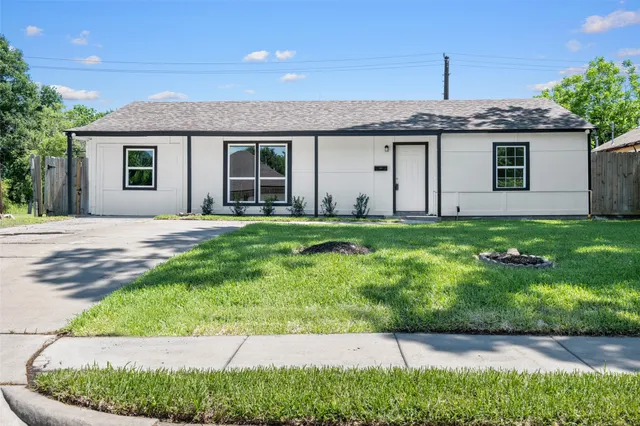 Popular MACGREGOR PALMS Real Estate