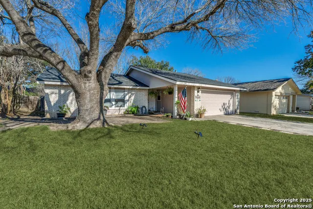 Popular Briarwick Real Estate