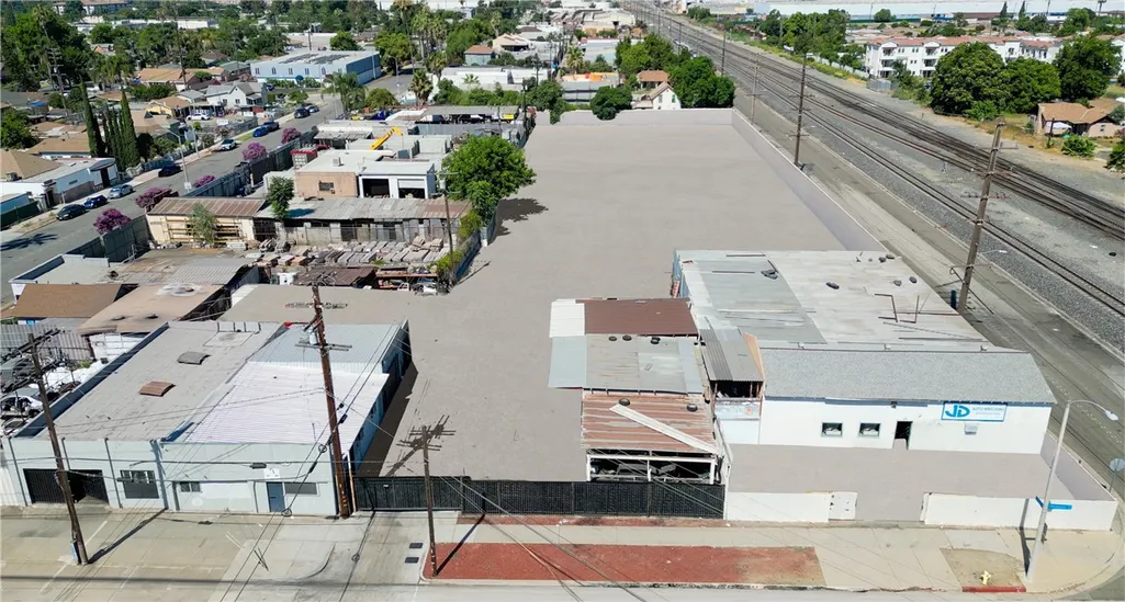 1132 W 1St St,Unit Pomona, Pomona, CA 91766