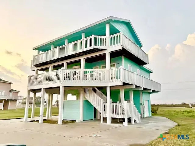 Popular Cobb's Cove Real Estate