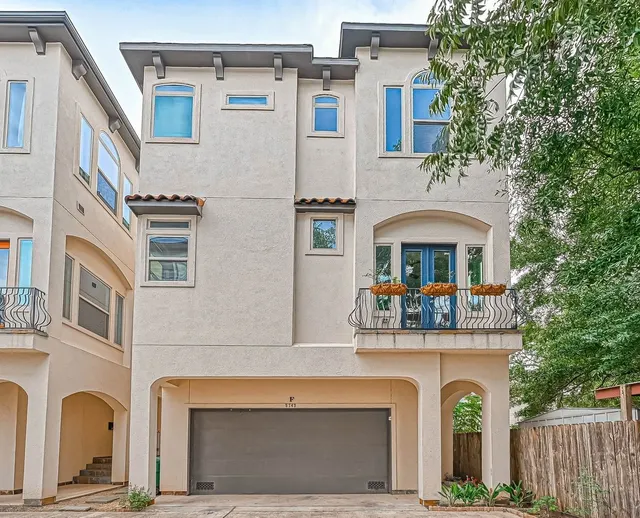 Popular Kiam Estates Real Estate