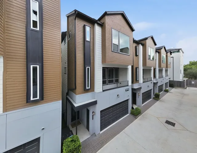 Popular Patterson Square Real Estate