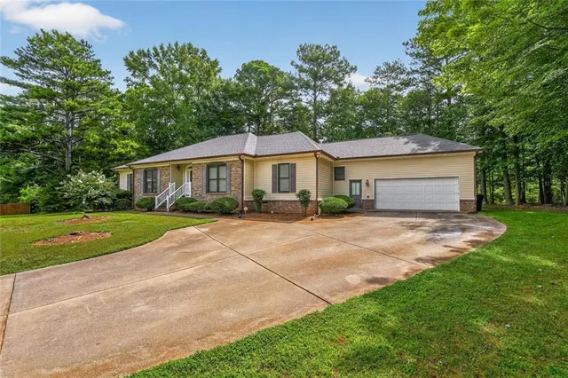 Popular HOPKINS GLEN Real Estate