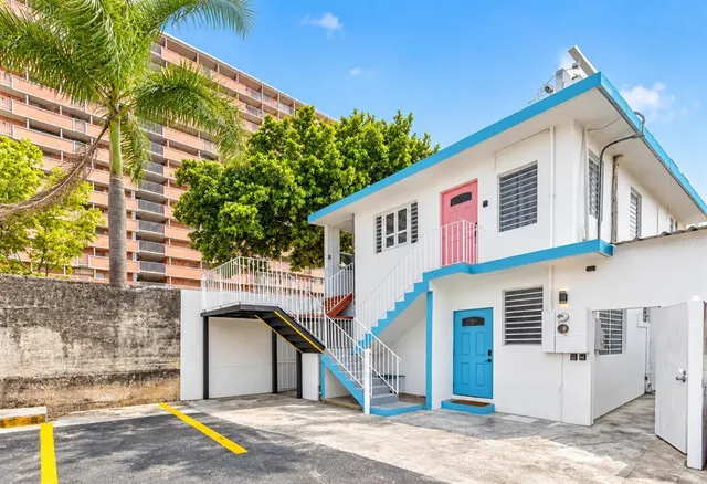 Popular TRASTALLERES SANTURCE Real Estate