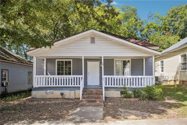Popular Lyndon Park Real Estate