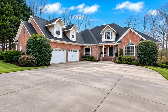 Popular Cobb's Glen Real Estate