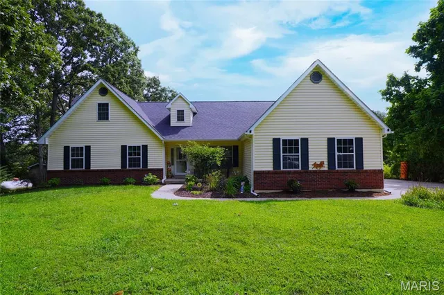 Popular Oak Trail Real Estate