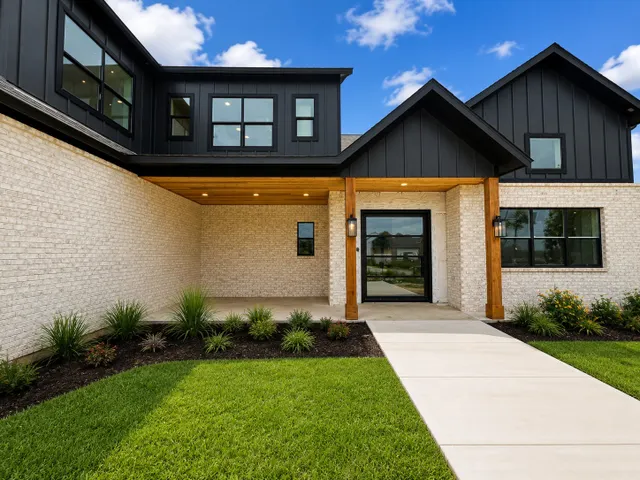 Expensive Oakview Farms Real Estate