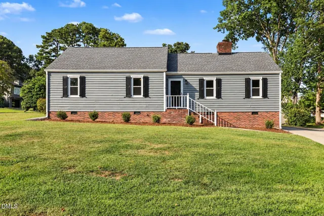 Popular Hampton Oaks Real Estate