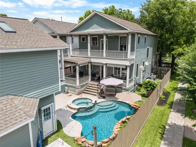 Popular Houston Heights Amd 35 Real Estate
