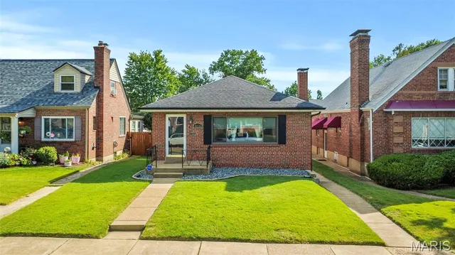 Popular Hampton Hills Real Estate