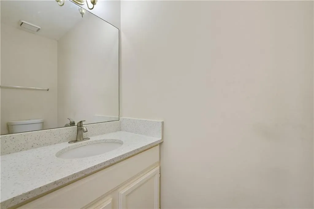 Listing Thumbnail Image 24
