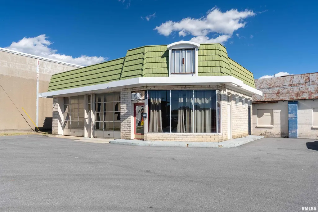 201 N Court St,Unit Marion, Marion, IL 62959