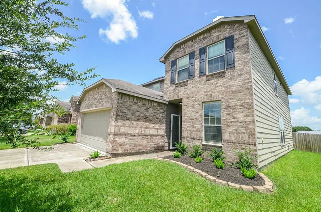 Popular Pebble Brook Real Estate