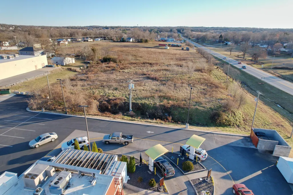 1011 Springfield Rd,Unit Ava, Ava, MO 65608