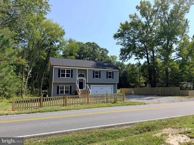 Popular Woodford Real Estate