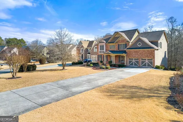 Popular Lakefield Manner Real Estate