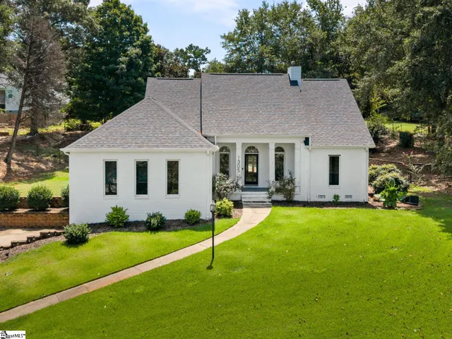Popular Hunters Trail Real Estate