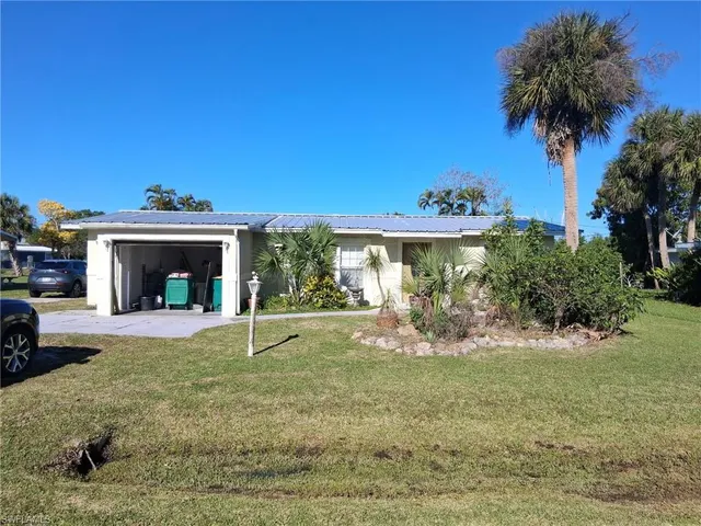 Popular AQUA ISLES Real Estate