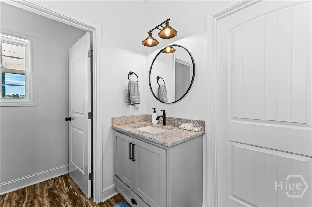 Listing Thumbnail Image 31