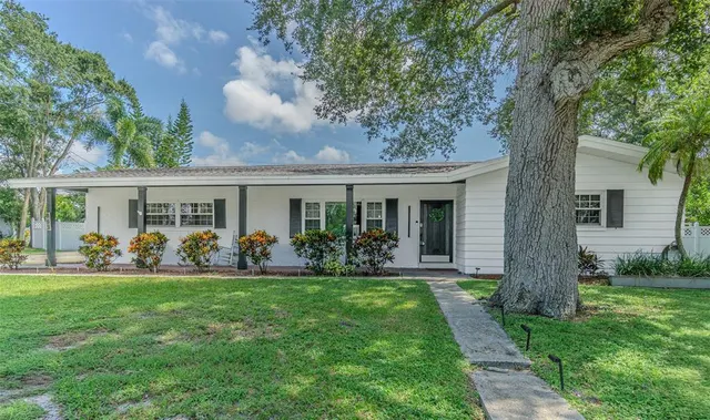 Popular BAY BREEZE ESTATES Real Estate