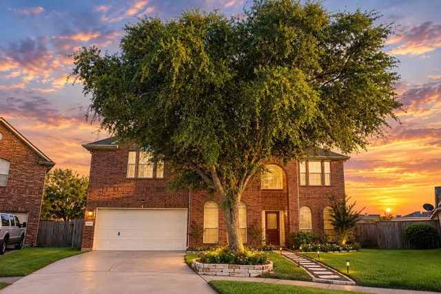 Popular Bridgestone Lakes Sec Real Estate