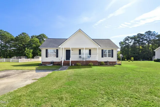 Cheap Hopkins Trace Real Estate