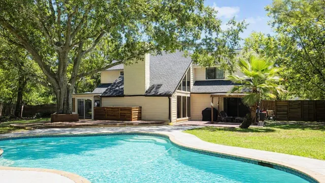 Expensive Lakeside Place Sec 03 Real Estate
