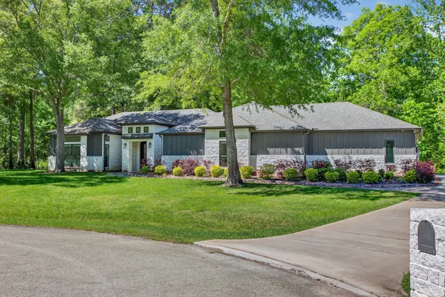 Popular Emerald Lakes 01 Real Estate