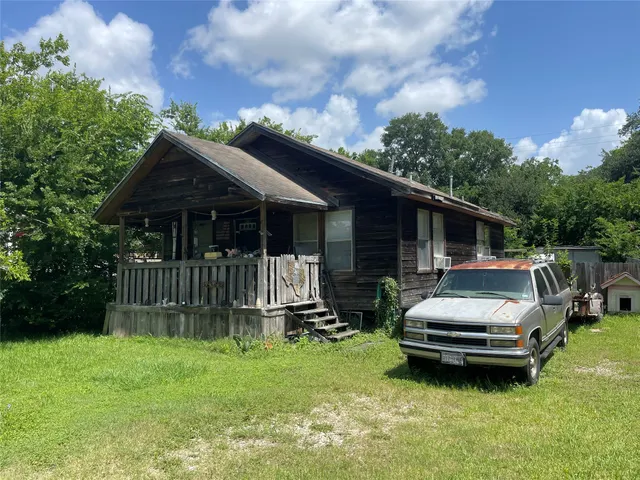 Popular Bay Oaks Real Estate