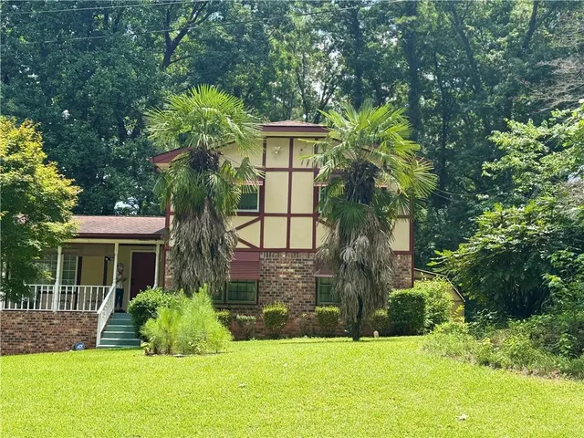 Popular Les Chateau Real Estate