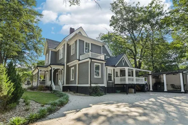 Popular Historic Social Circle Real Estate