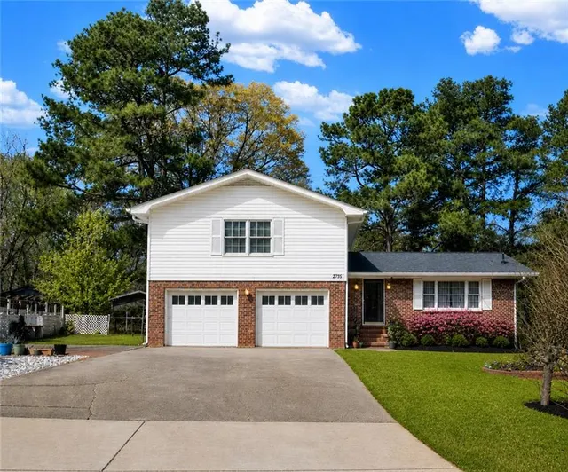 Popular Pine Forest Real Estate