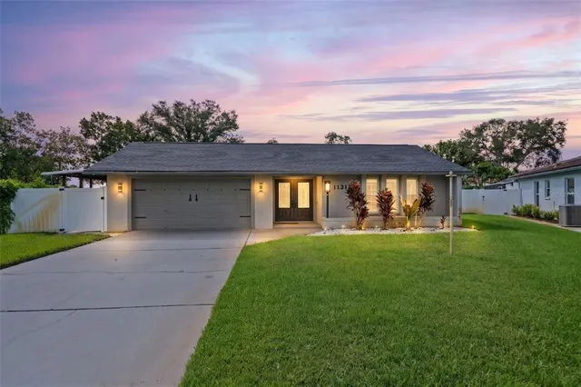 Popular HOLLEE FARMS Real Estate