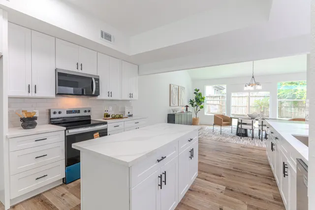 Popular Briarhills Sec 01 Real Estate