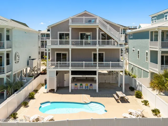 Popular Islander Resort Real Estate