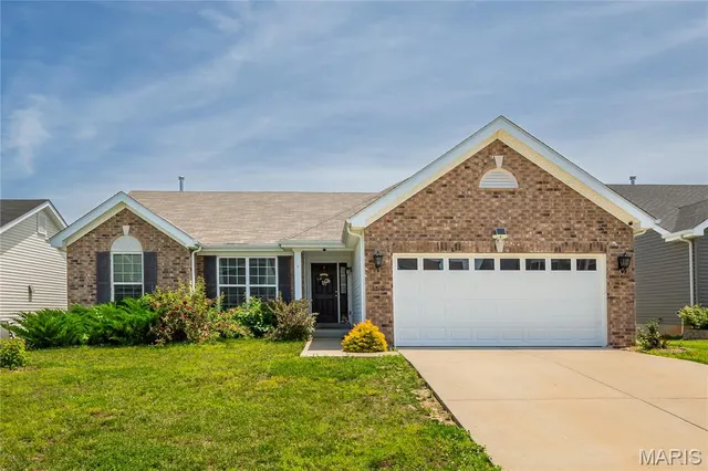 Popular Huntington Glen Real Estate