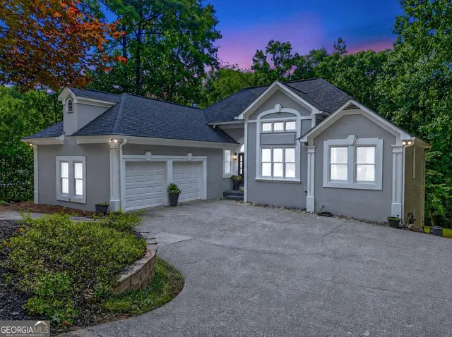 Expensive Geneva Woods Real Estate